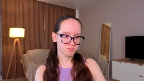 Snapshot of lynettebails chatting on June 2026 04:19:02 PM Sara online show from June 2026 04:19:02 PM