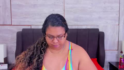 Snapshot of lynn_and_esteban chatting on February 2025 04:59:01 AM Lynn jonnes online show from February 2025 04:59:01 AM