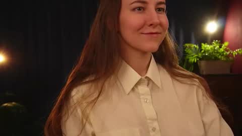 Lynn online show from November 2025 01:14:02 PM