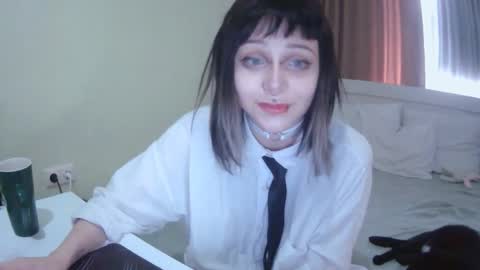 Snapshot of lynncottingham chatting on September 2025 10:38:02 AM Kira online show from September 2025 10:38:02 AM