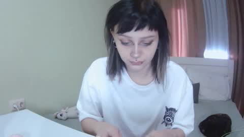 Snapshot of lynncottingham chatting on September 2025 10:28:01 AM Kira online show from September 2025 10:28:01 AM