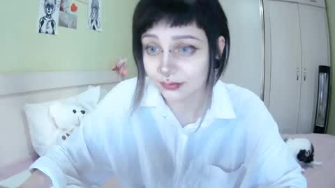 Snapshot of lynncottingham chatting on September 2025 10:29:01 AM Kira online show from September 2025 10:29:01 AM