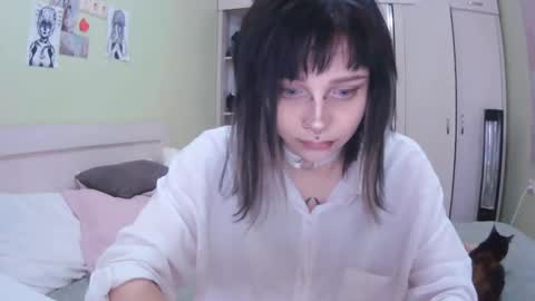 Snapshot of lynncottingham chatting on September 2025 10:30:01 AM Kira online show from September 2025 10:30:01 AM