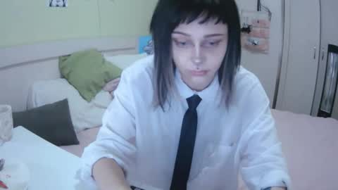 Snapshot of lynncottingham chatting on September 2025 11:15:01 AM Kira online show from September 2025 11:15:01 AM