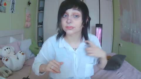 Snapshot of lynncottingham chatting on October 2025 10:27:02 AM Kira online show from October 2025 10:27:02 AM