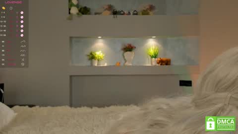 Lola online show from March 2025 09:04:02 PM