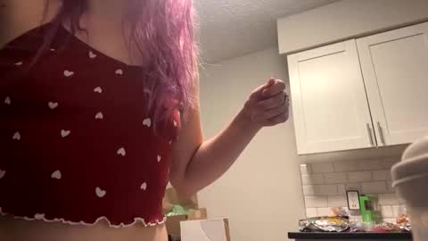 Lynn  online show from December 2025 02:12:02 PM