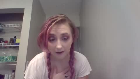 Lynn  online show from January 2026 07:34:01 PM