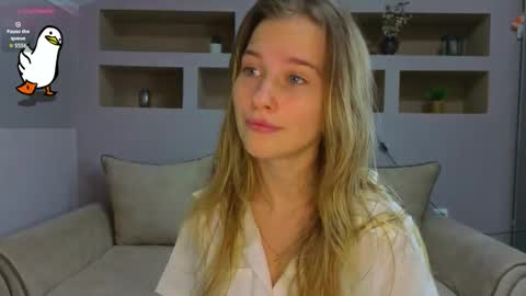 Lynn online show from October 2025 04:08:02 PM