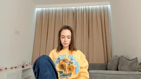 Snapshot of lynseyolstad chatting on April 2026 05:36:01 PM Lynsey online show from April 2026 05:36:01 PM