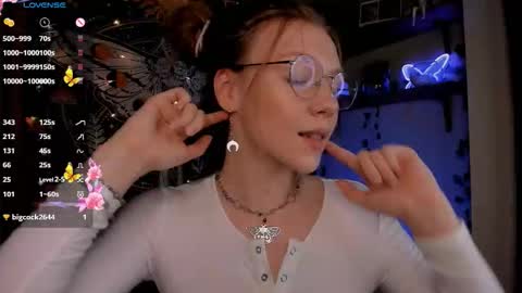 Lyra online show from October 2025 10:40:02 AM