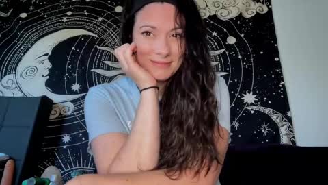 M0lly online show from November 2025 04:19:01 PM