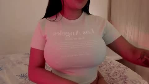 Snapshot of m1emilia chatting on May 2026 01:39:01 PM Emilia online show from May 2026 01:39:01 PM