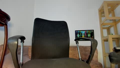 Mila online show from December 2024 05:26:01 PM