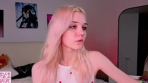 Snapshot of m1m1_angels chatting on June 2026 01:06:01 AM Mimi GTM1 0200am-0945am Mon Tue Wed Thu Fri online show from June 2026 01:06:01 AM