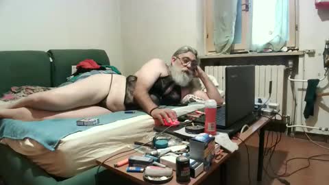 maax1970 online show from October 2025 12:04:01 PM