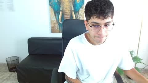 Snapshot of maax_18 chatting on March 2026 01:48:02 PM Max online show from March 2026 01:48:02 PM