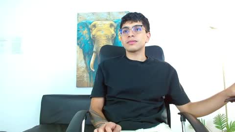 Snapshot of maax_18 chatting on March 2026 01:37:02 PM Max online show from March 2026 01:37:02 PM