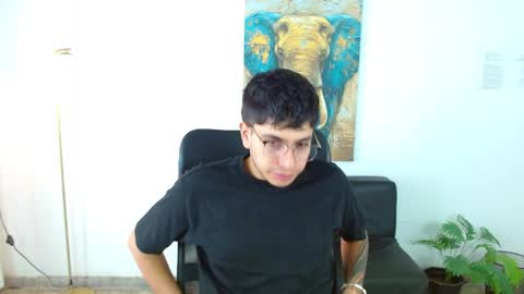 Snapshot of maax_18 chatting on March 2026 01:34:01 PM Max online show from March 2026 01:34:01 PM