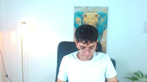 Snapshot of maax_18 chatting on April 2026 02:25:02 PM Max online show from April 2026 02:25:02 PM