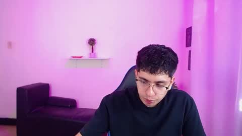 Snapshot of maax_18 chatting on April 2026 02:00:02 PM Max online show from April 2026 02:00:02 PM