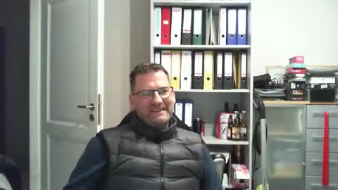 macfly67 online show from December 2024 04:27:01 PM