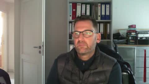 macfly67 online show from December 2024 01:22:01 PM