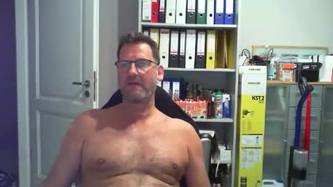 Snapshot of macfly67 chatting on April 2026 08:59:02 PM macfly67 online show from April 2026 08:59:02 PM