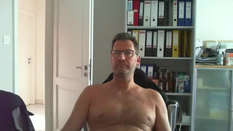 Snapshot of macfly67 chatting on May 2026 06:20:02 AM macfly67 online show from May 2026 06:20:02 AM