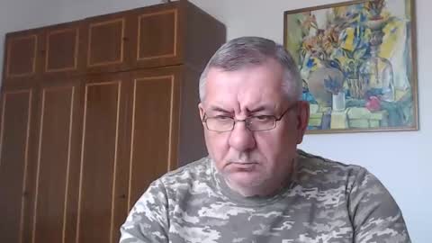Snapshot of machomale3 chatting on April 2026 03:38:01 PM Macho online show from April 2026 03:38:01 PM