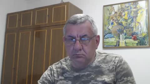 Snapshot of machomale3 chatting on April 2026 06:42:01 PM Macho online show from April 2026 06:42:01 PM