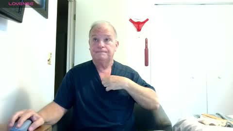 mackdocc001 online show from April 2026 05:18:01 PM