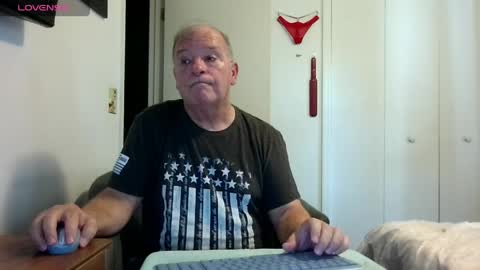 mackdocc001 online show from April 2026 02:22:02 PM