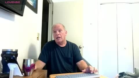 Snapshot of mackdocc001 chatting on April 2026 05:05:02 PM mackdocc001 online show from April 2026 05:05:02 PM
