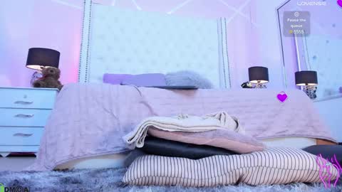 Mackenzie online show from January 2025 04:41:01 AM