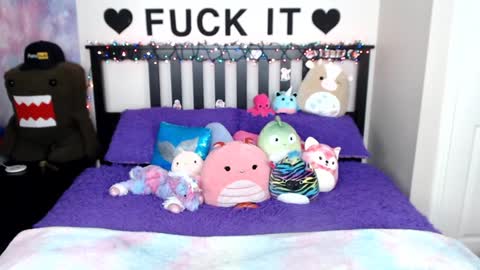 Mackenzie Wolfe online show from December 2024 07:12:01 AM