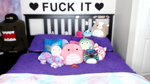 Mackenzie Wolfe online show from January 2025 09:32:02 AM