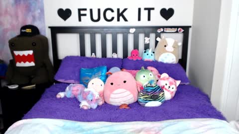 Mackenzie Wolfe online show from February 2025 08:05:02 AM