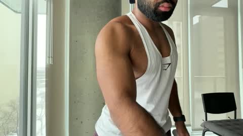 Max501 online show from February 2026 03:43:01 PM