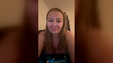 Snapshot of madaluna2020 chatting on February 2026 09:04:01 PM Madaluna online show from February 2026 09:04:01 PM