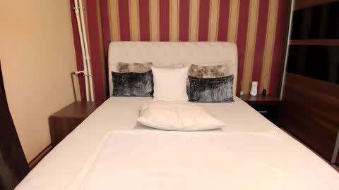 Nora online show from October 2025 01:23:02 PM