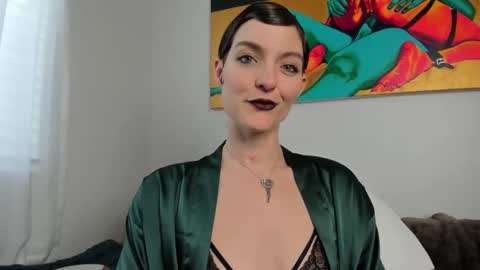 Madam Mezusa online show from January 2025 07:05:01 PM