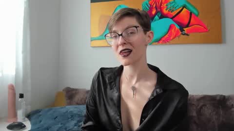 Madam Mezusa online show from January 2025 08:54:01 PM