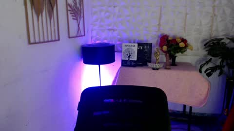 Snapshot of maddie_24xx chatting on June 2026 09:14:01 AM maddie_24xx online show from June 2026 09:14:01 AM