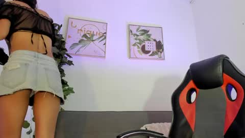 Snapshot of maddie_ray_ chatting on May 2026 11:29:02 AM Maddie Ray online show from May 2026 11:29:02 AM