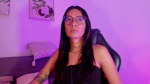 Snapshot of maddie_ray_ chatting on May 2026 11:19:01 AM Maddie Ray online show from May 2026 11:19:01 AM
