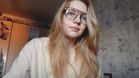 Snapshot of maddiecager chatting on March 2026 06:19:01 AM Emma online show from March 2026 06:19:01 AM