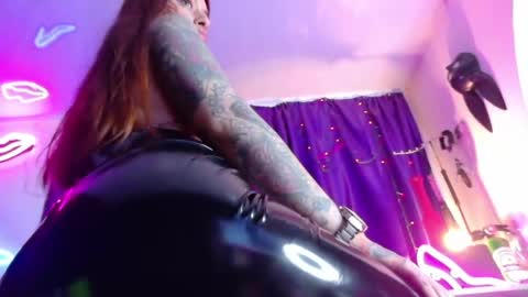 Snapshot of maddilust chatting on April 2026 05:54:01 PM Miss Lust online show from April 2026 05:54:01 PM