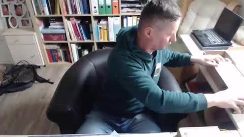 Snapshot of maddmax8 chatting on December 2025 10:24:02 AM Mad4You online show from December 2025 10:24:02 AM