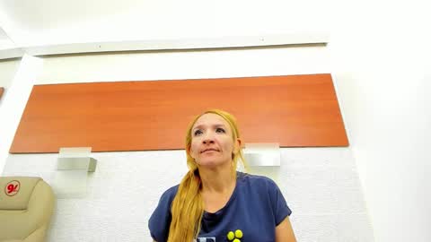 Snapshot of maddy_cartter chatting on December 2025 10:10:02 AM maddy cartter online show from December 2025 10:10:02 AM